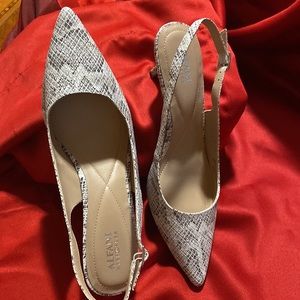Aflani Step and Flex ladies sling back shoes